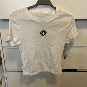 Flower print white tee